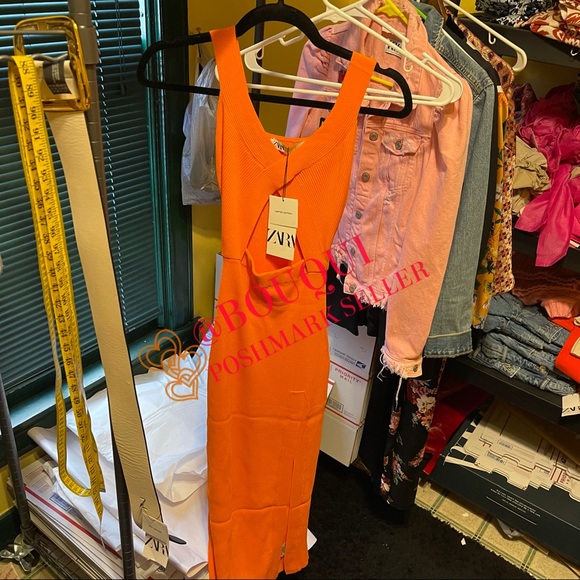 BLOGGER FV ZARA LIMITED EDITION CUT OUT KNIT DRESS - Picture 2 of 14